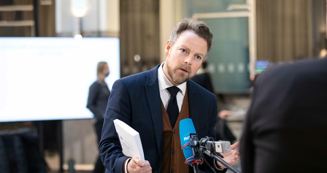 NØDVENDIG: Sosialministeren har det øverste politiske ansvaret for Nav. Han mener nedprioriteringen av vold og trusler var nødvendig. Isaken