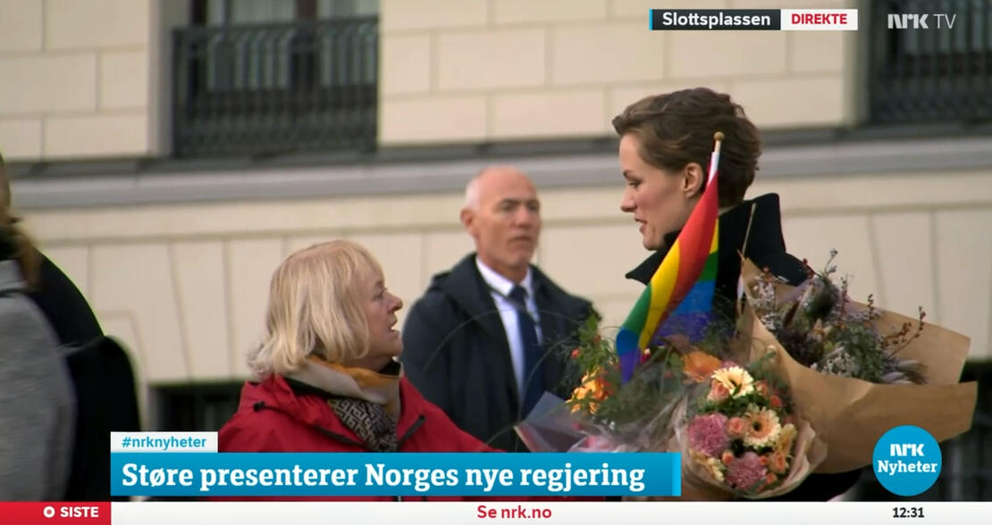 SAMARBEID: Kvisvik og Trettebergstuen er allerede godt kjent. Nå håper forbundet på tettere samarbeid. Bildet er tatt etter presentasjonen av ny regjering i oktober Mimmi og Anette prater