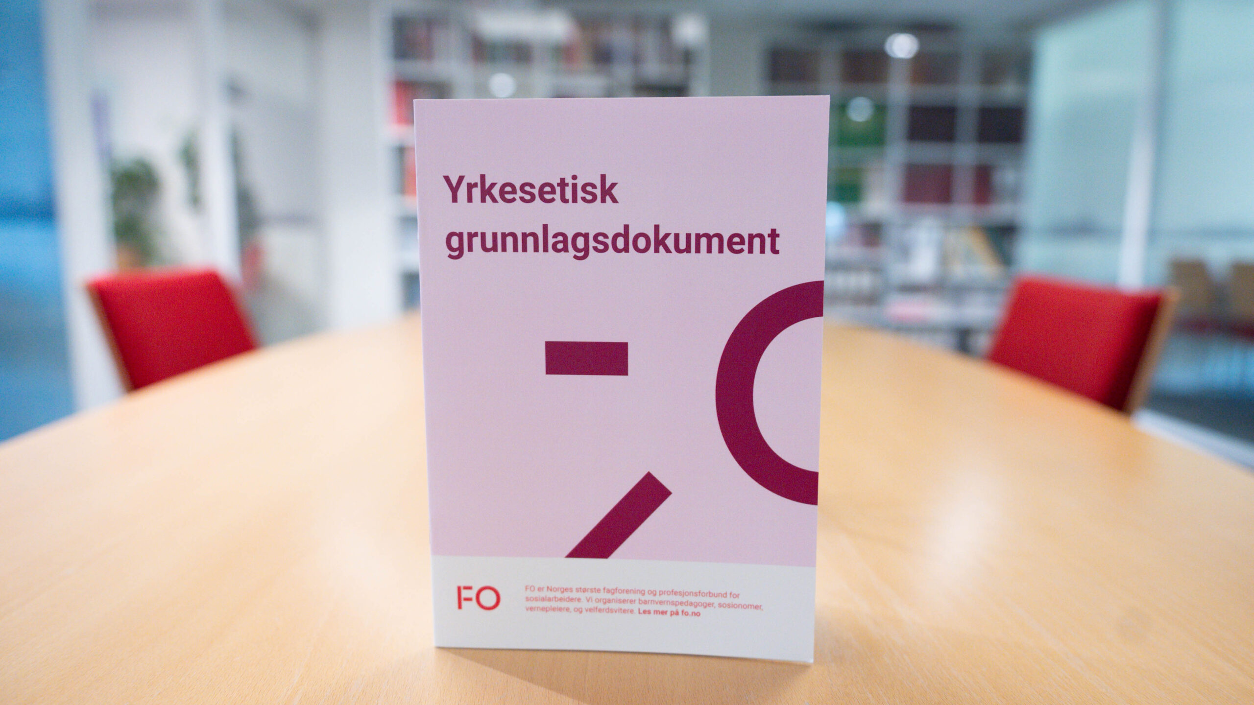 Foto av FOs yrkesetiske grunnlagsdokument