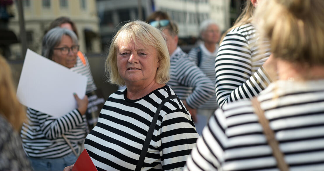 Mimmi Kvisvik i fengselsdrakt