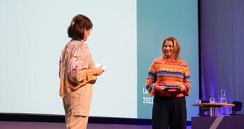Marianne Solberg, nestleder i FO og Kathrine Haugland Martinsen, leder av FOs yrkesetiske råd. Foto: FO